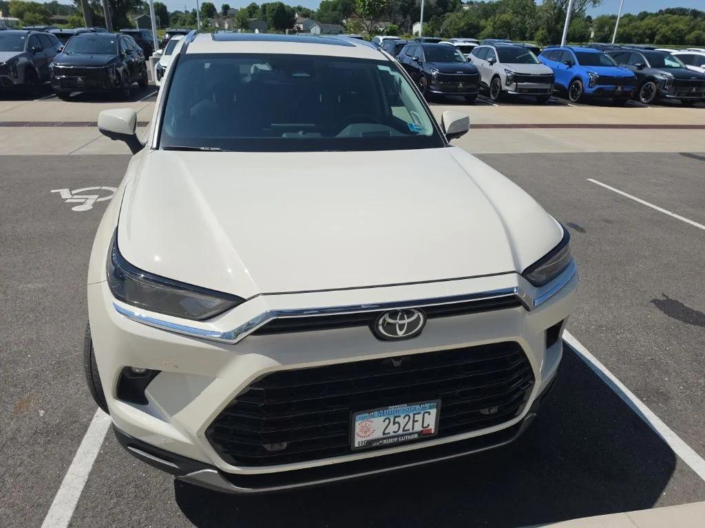 toyota grand highlander 2024 5TDAAAB58RS007403 image toyota grand highlander 2024 5TDAAAB58RS007403 image
